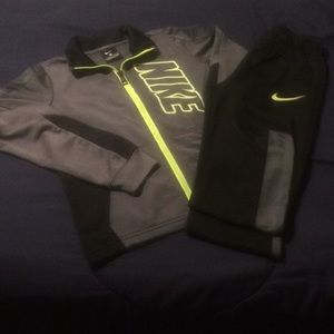 Nike Boys size 7 zip jacket and jogger pants set
